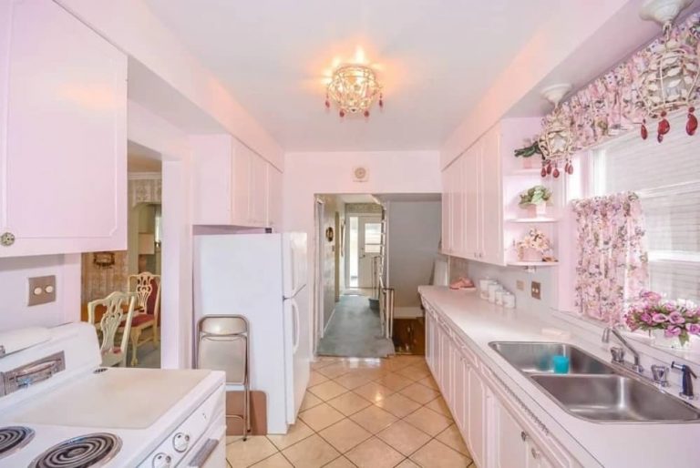 This 96yearold lady�s home looks normal from the outside