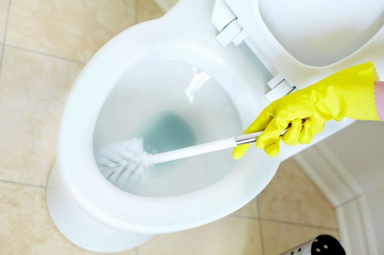 Do you clean your toilet with chlorine bleach? You won’t anymore after reading this!