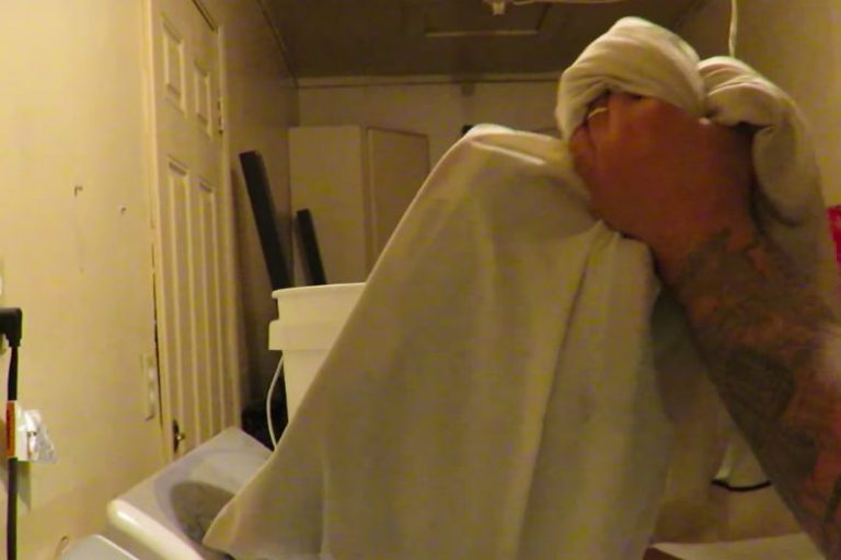 Five reasons not to throw out old pillow cases this what you can do