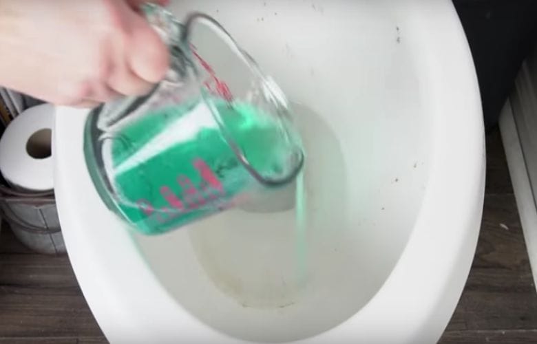 Pour mouth water into the toilet and be amazed by the result