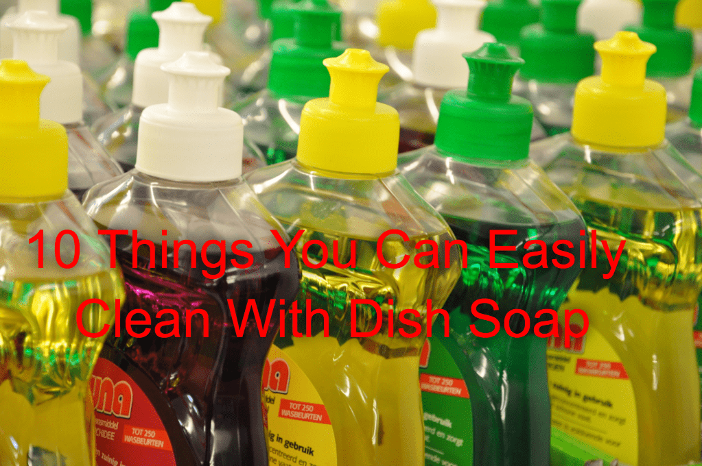 This is the brilliant reason why you should pour dish soap in your toilet!