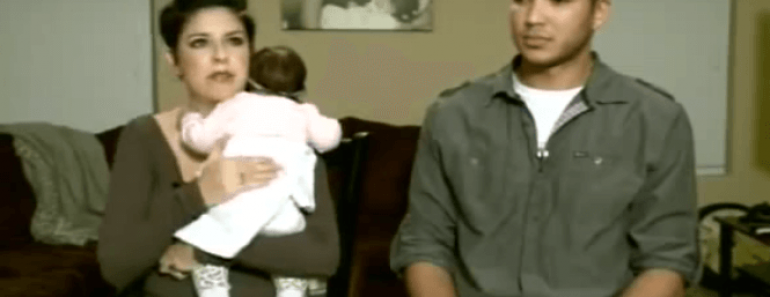 A father looks at the doctor’s hand during childbirth and sees something incredible …