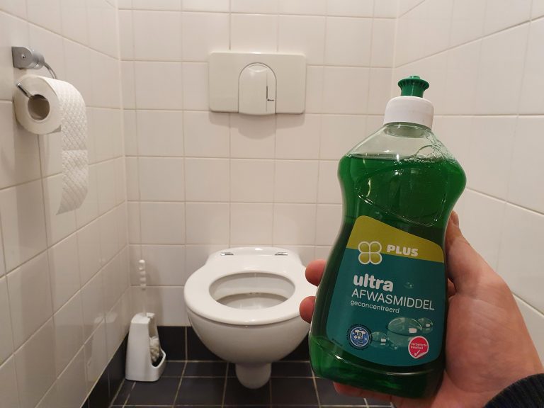 Spülmittel In Die Toilette Was Passiert