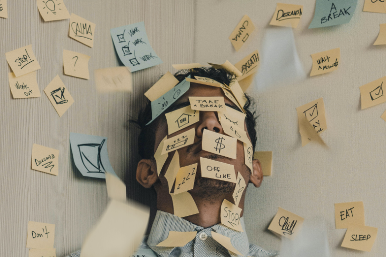 Here's why you should be making your bed with wet sheets! This trick is